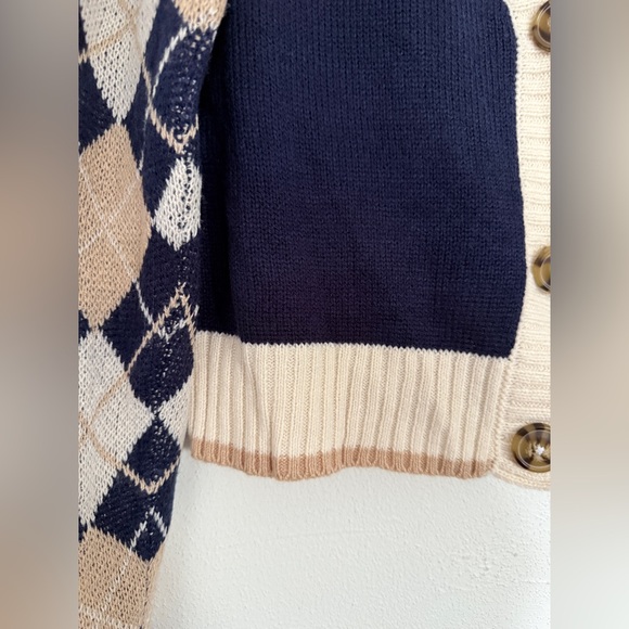 Large Navy and Cream Argyle Sweater - Picture 8 of 11